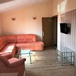 Gazde/Camere de închiriat Family Avenue *