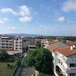 Gazde/Camere de închiriat Family Avenue Kiten (Burgas)
