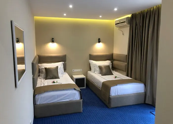 Family Avenue Китен